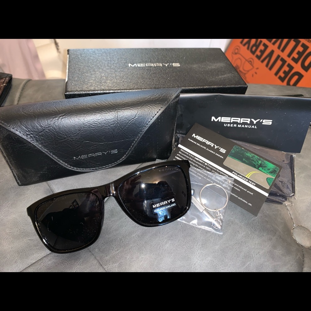 Merry’s Designer Black & Silver Sunglasses